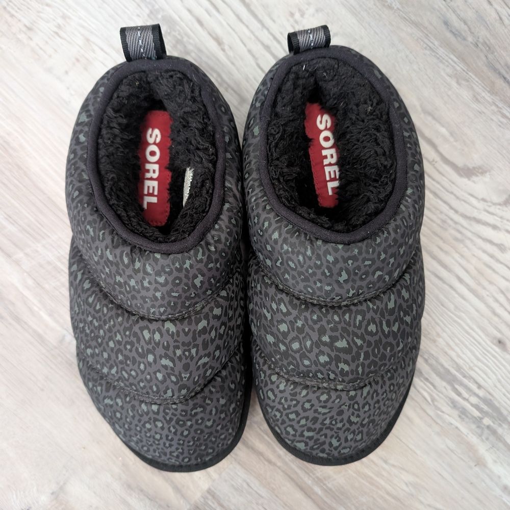 Sorel Kids' Black and Gray Leopard Slippers